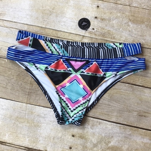 Aeropostale Cheeky Fit Bikini Bottoms - Picture 1 of 7